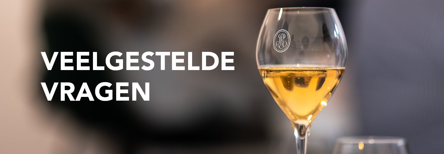 Champagne glas dichtbij in het beeld